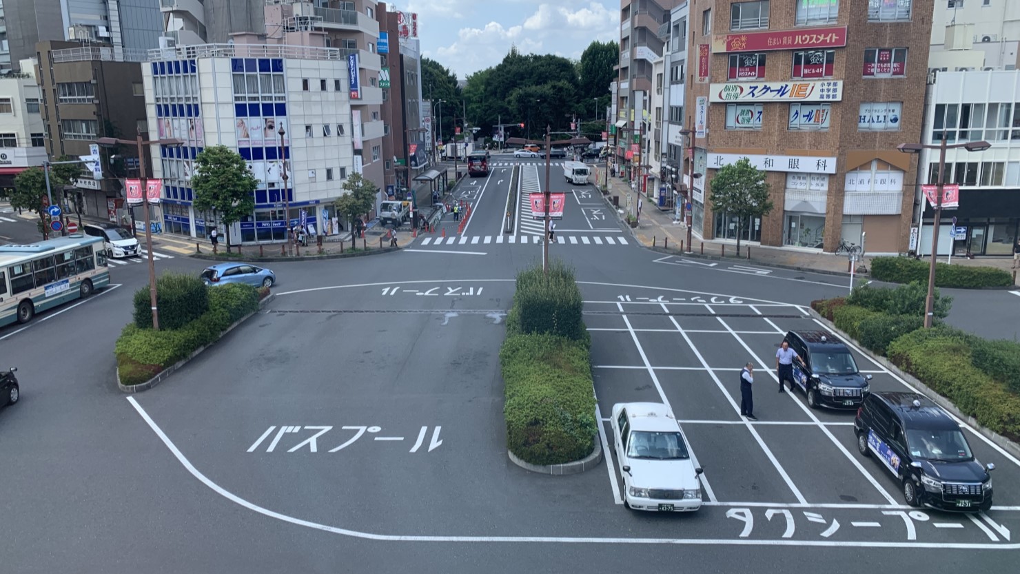 北浦和駅西口の風景