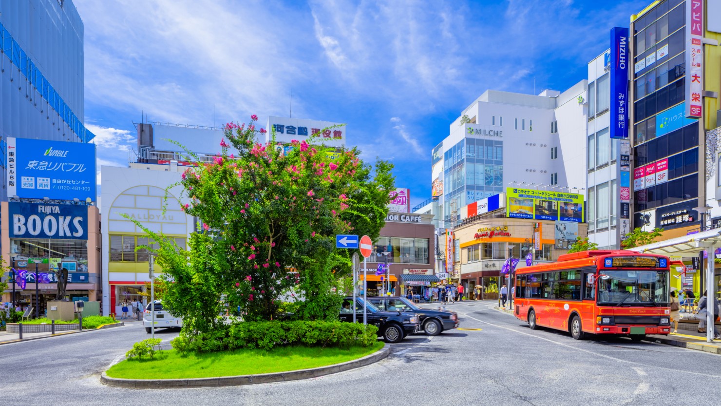 自由が丘駅前バスターミナル