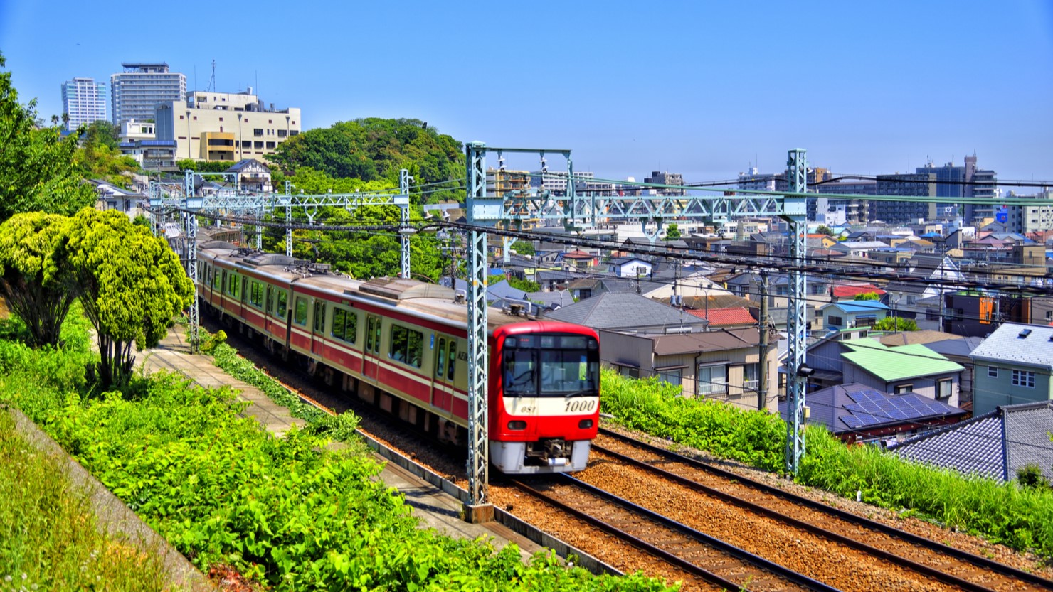 横須賀市を走る京急の車両