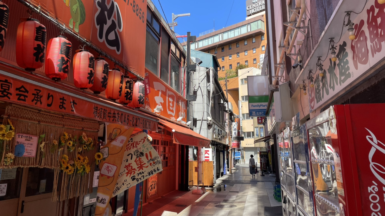 裏路地にある居酒屋