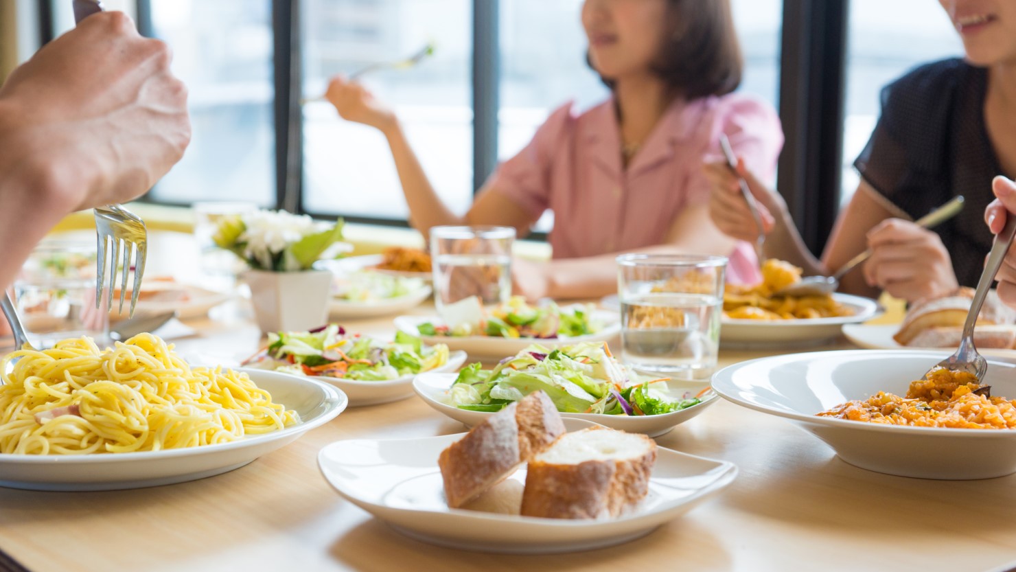 新横浜駅周辺は飲食店も豊富
