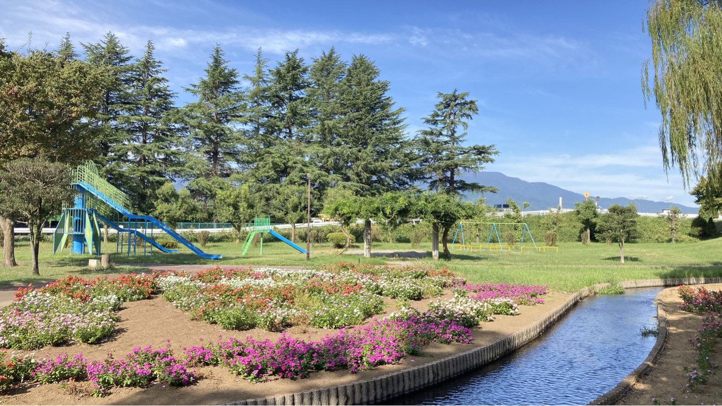 小さな子どもにも人気のコンパクトな公園
