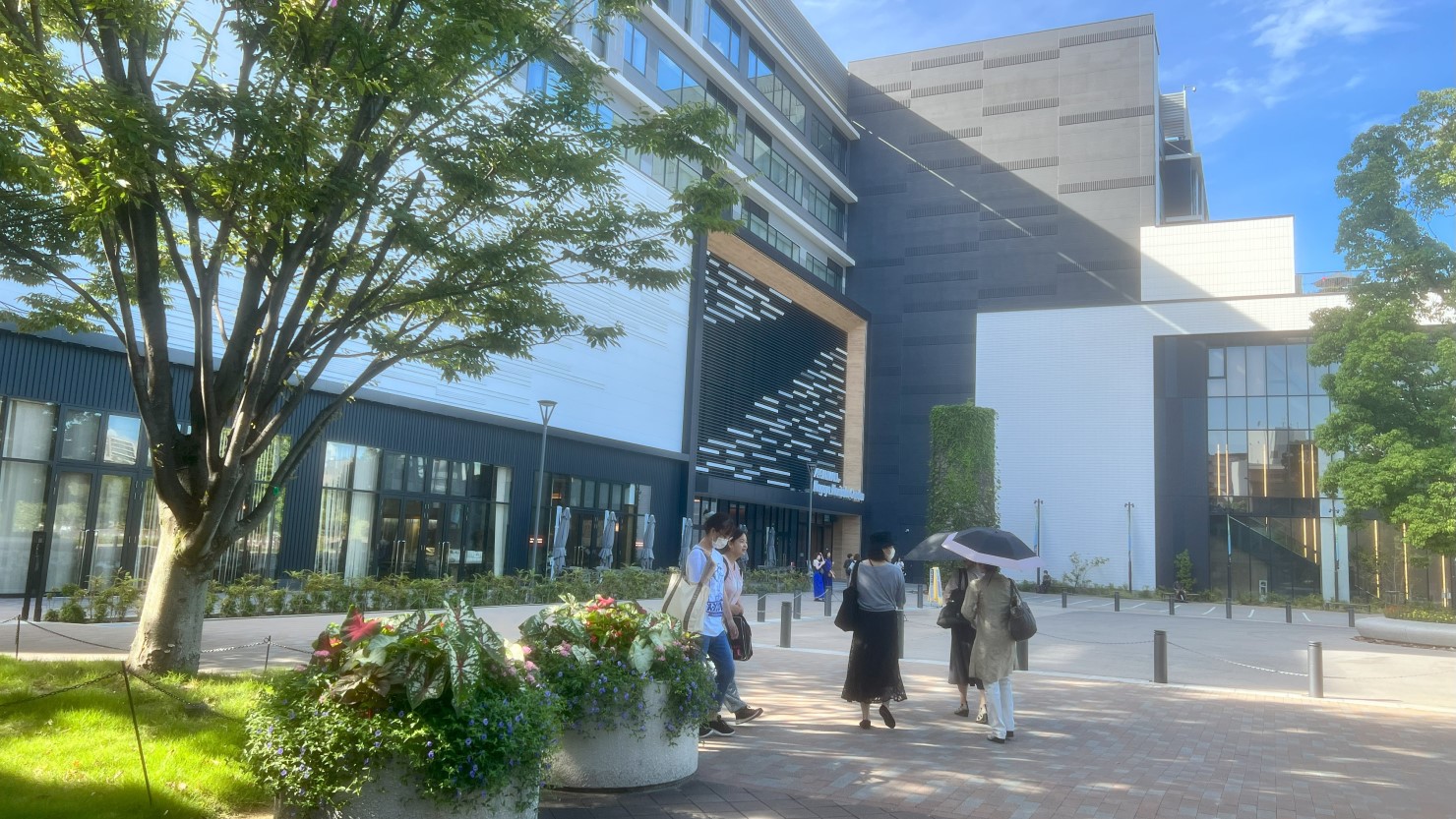 ノリタケの森と隣接するイオンモール