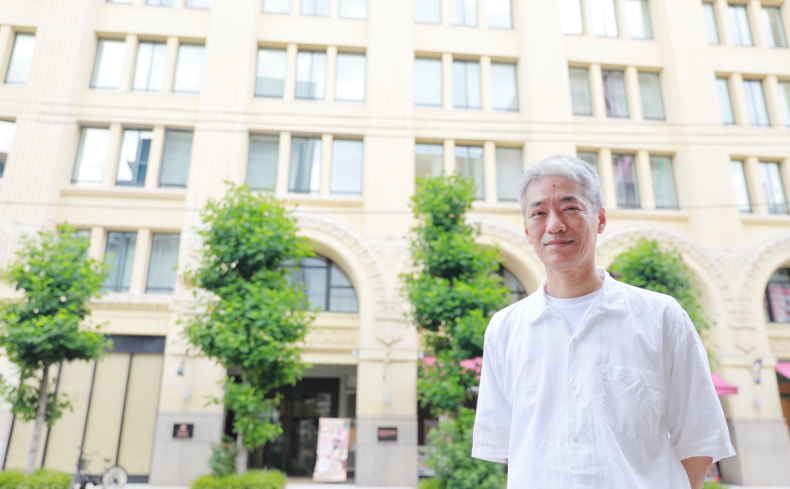 建築家・高岡伸一さんとミナミの歴史を感じる建築散歩 ―道頓堀、日本橋編【大阪まちあるき 第6回】