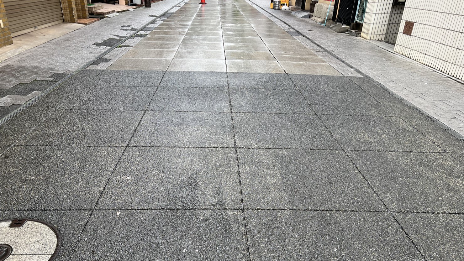 風情を感じる門前通りの石畳