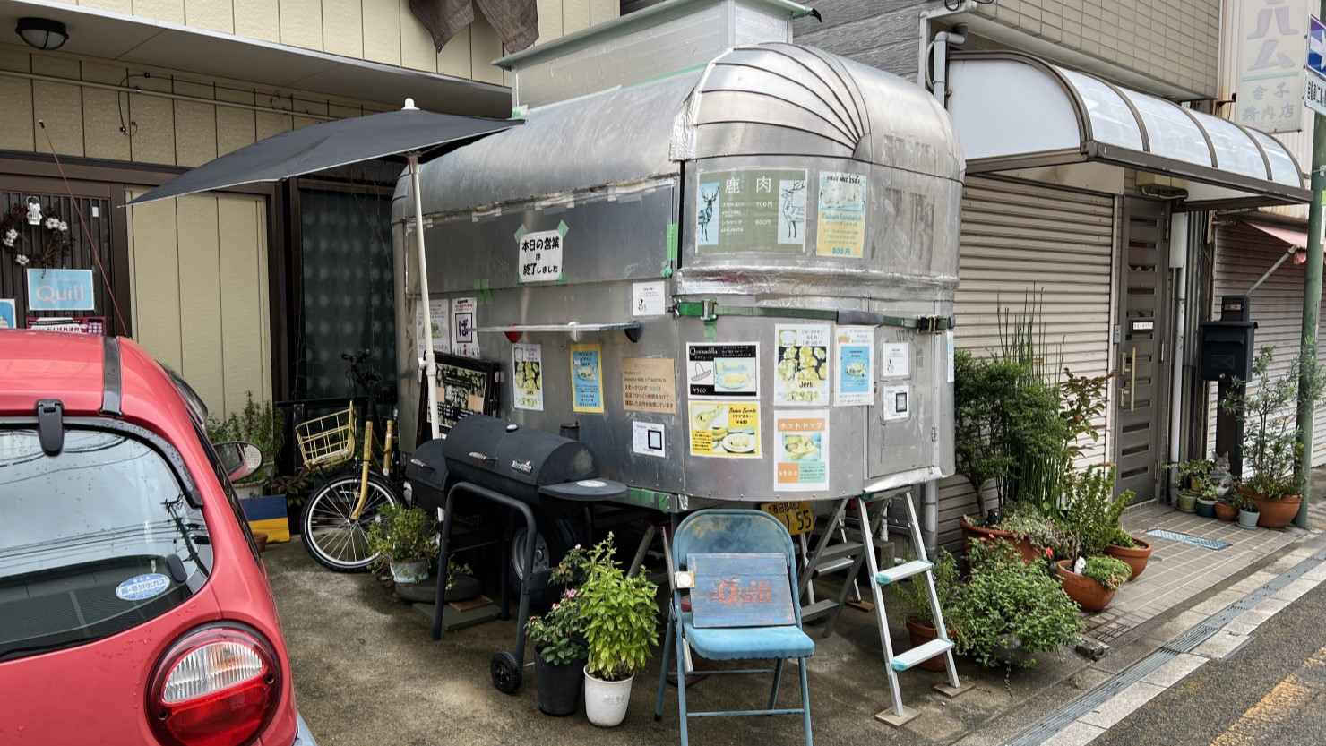 前地通り商店会のジビエ料理を出すキッチンカーのような飲食店