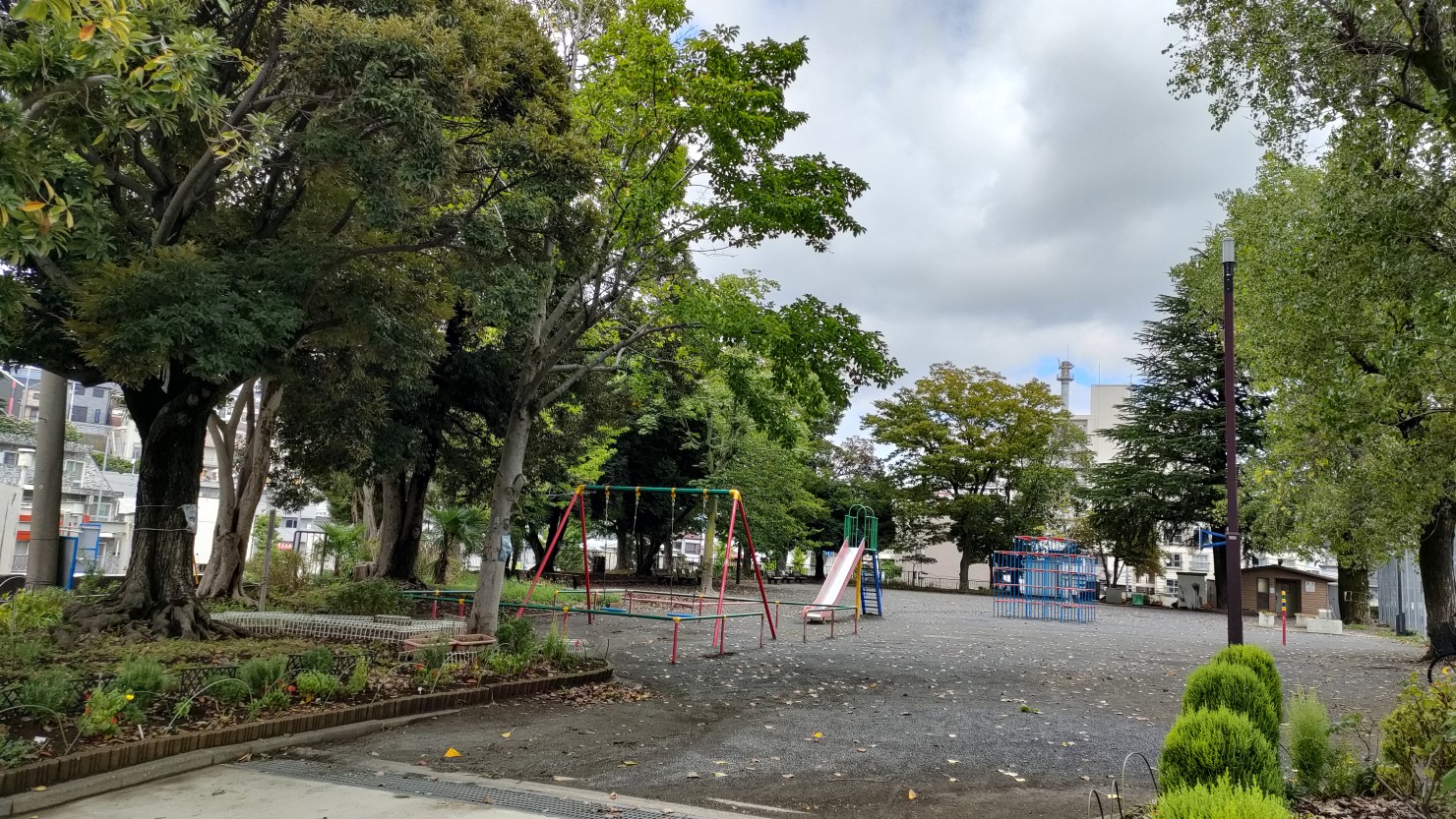 子安小学校近くの打越公園