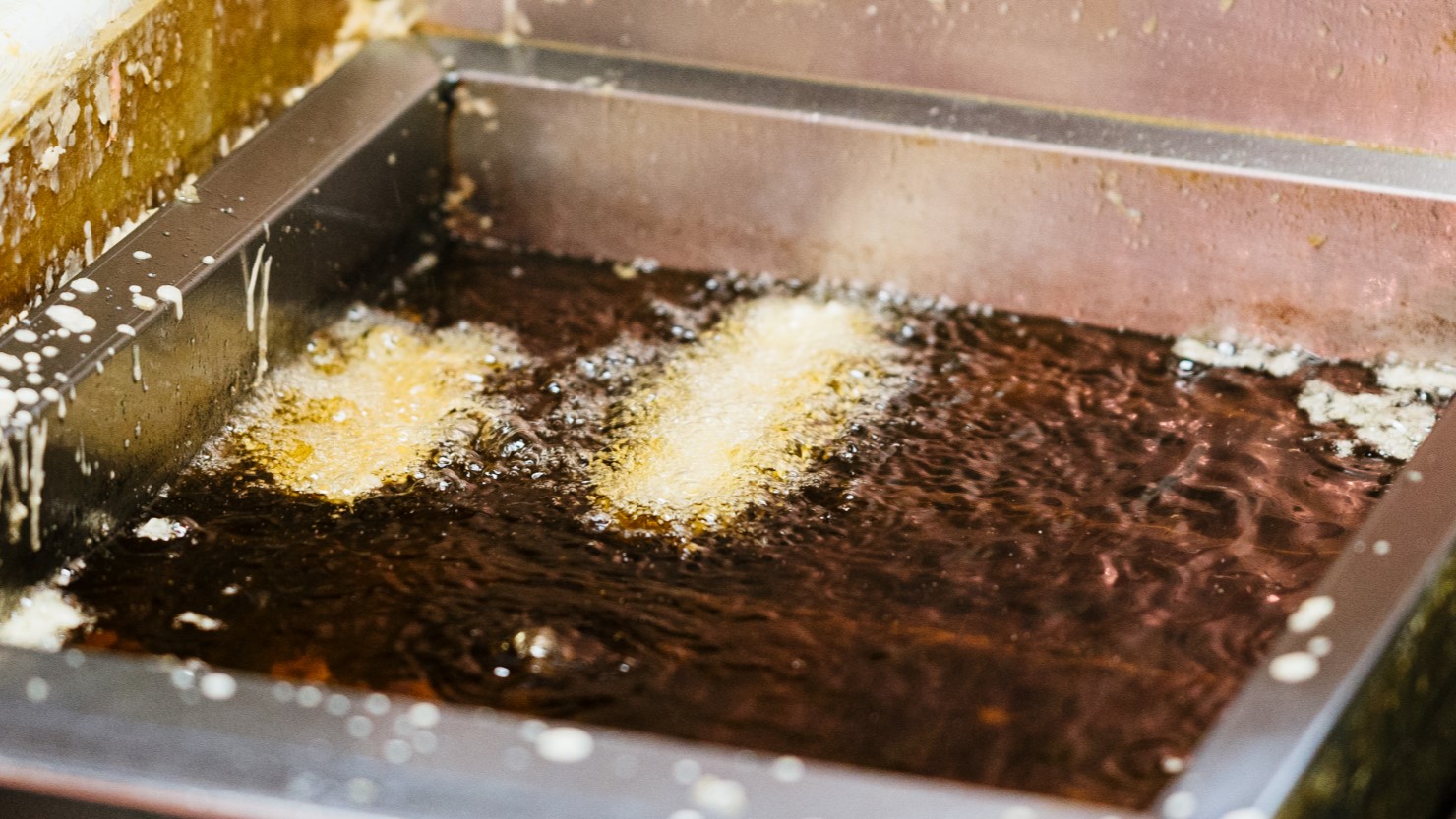 天ぷらも揚げたてを提供