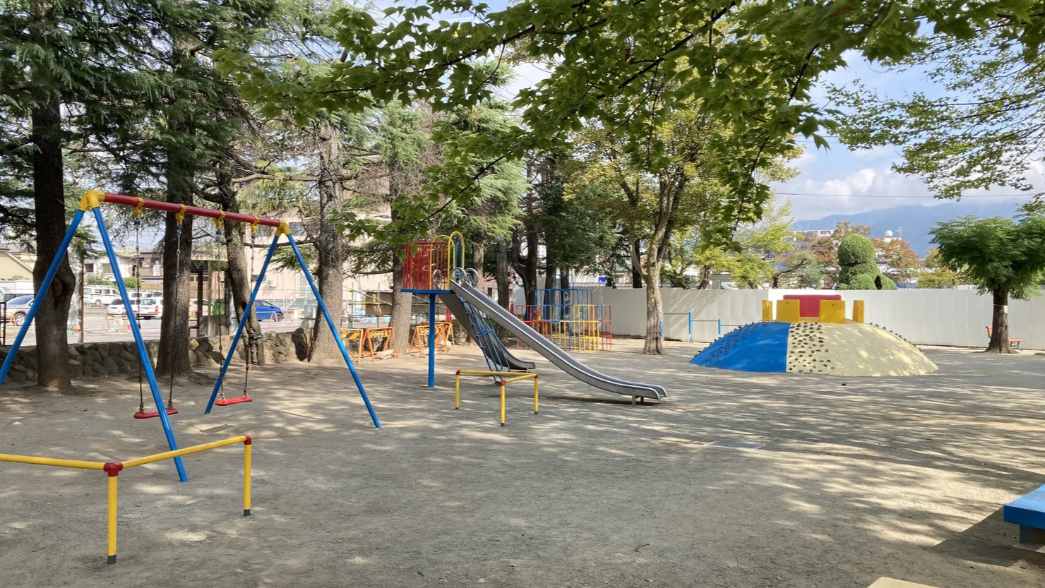 年齢に合った遊具で安心して遊べる