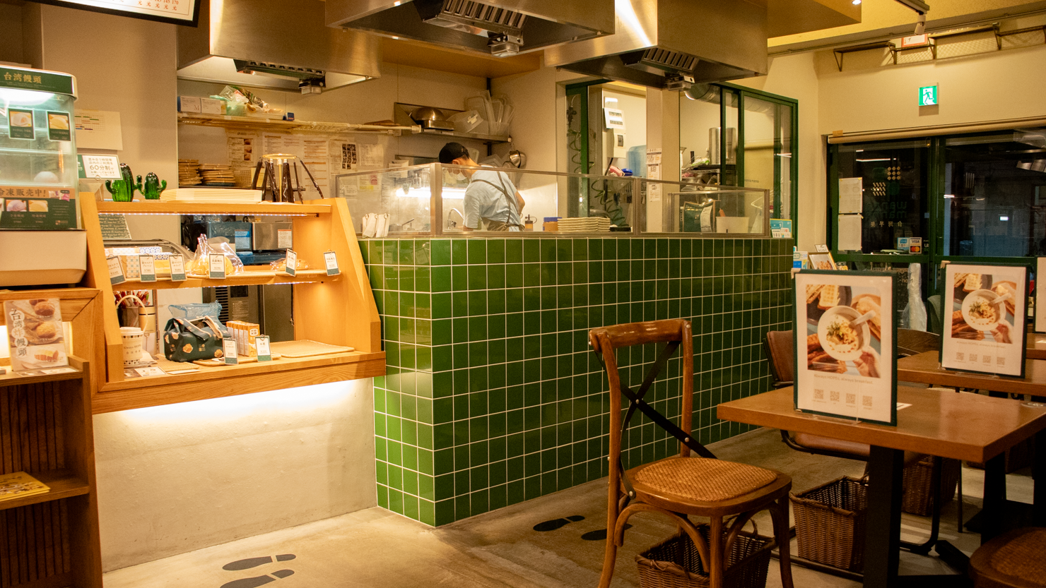 よりリラックスできるようにとカフェ的な内装に