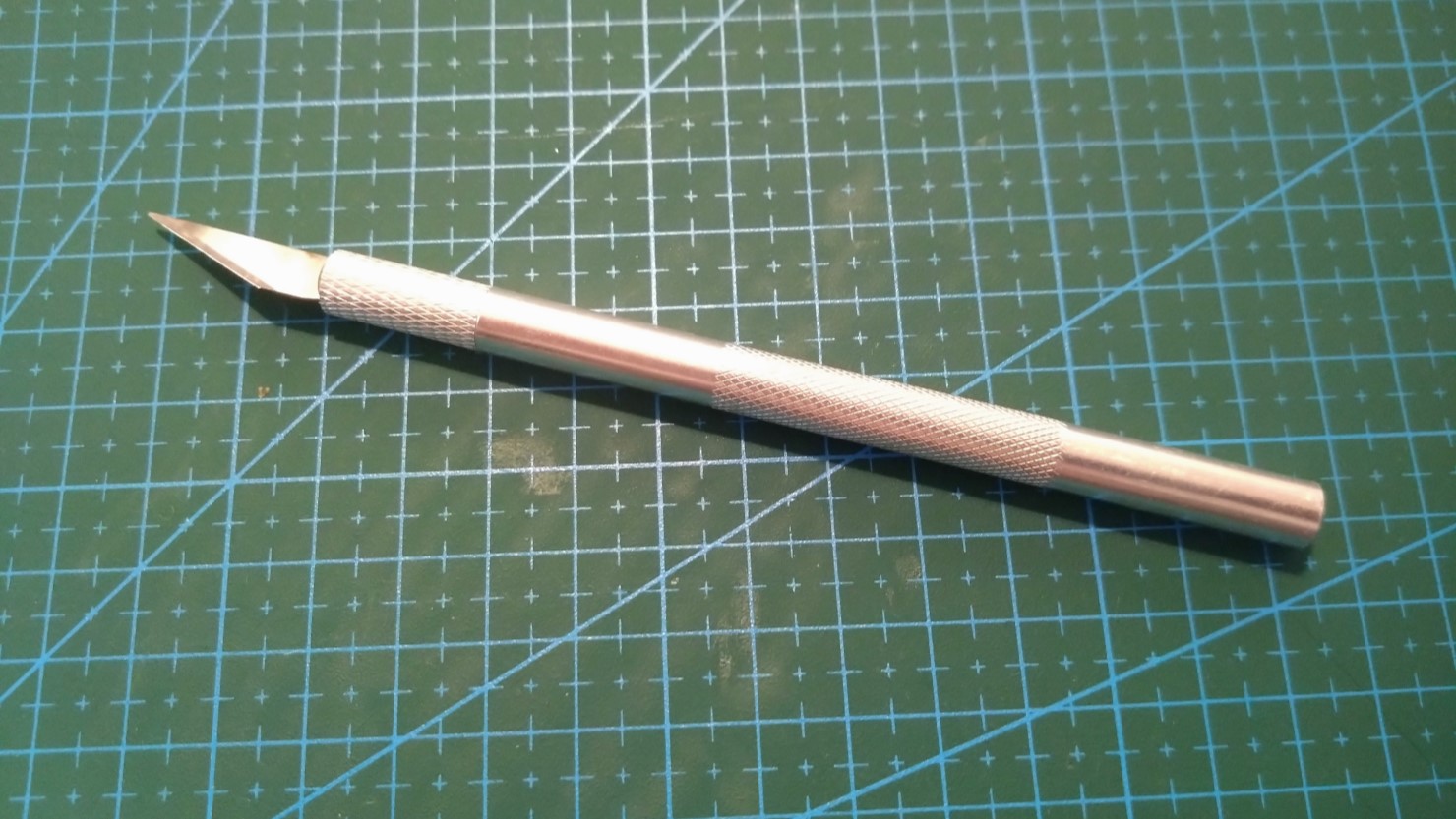 クラフトナイフ