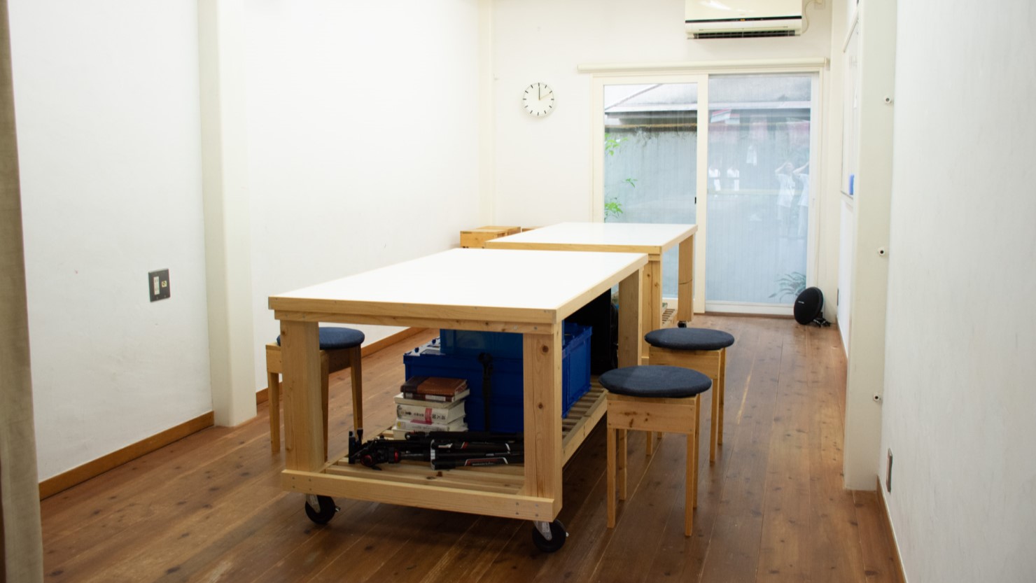 椅子、机から内装まで手作り