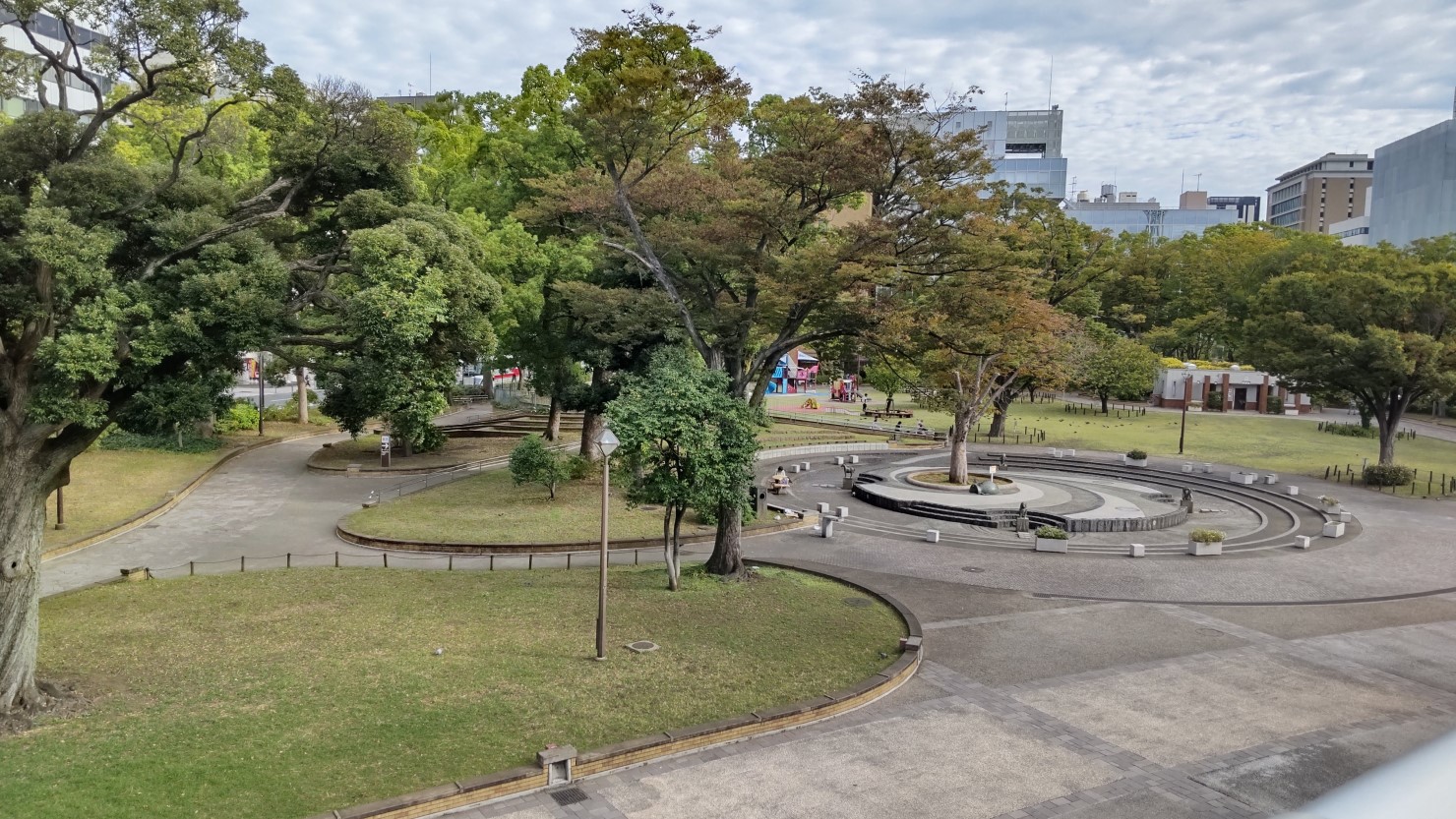 横浜公園内