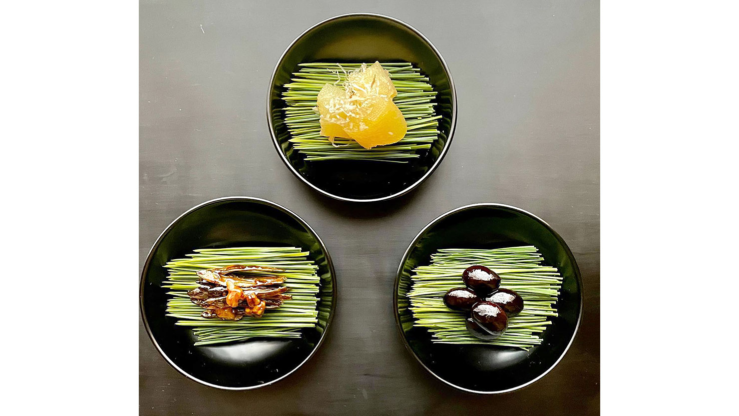 祝い肴の代表格である、数の子、ごまめ、黒豆（写真提供：東條麻備さん）