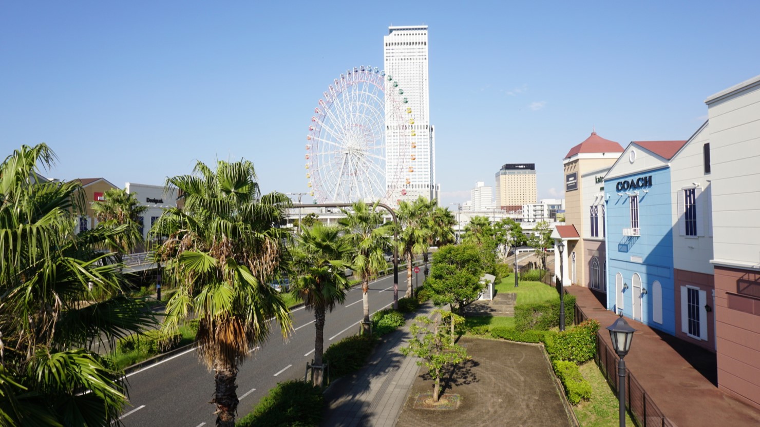 りんくう・プレミアム・アウトレットの歩道橋から撮影したもの