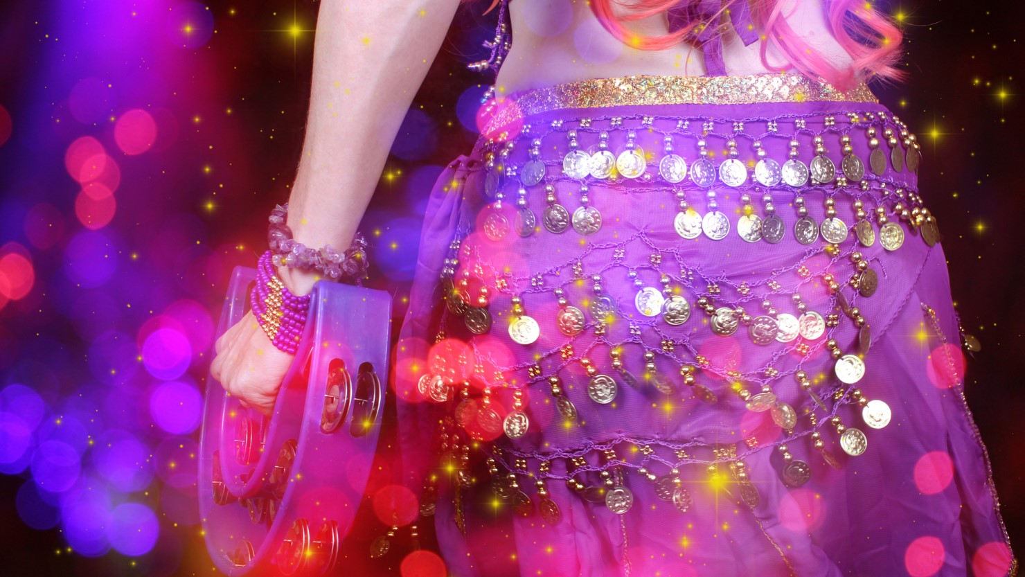 キラキラとした装飾も美しいベリーダンスの衣装
