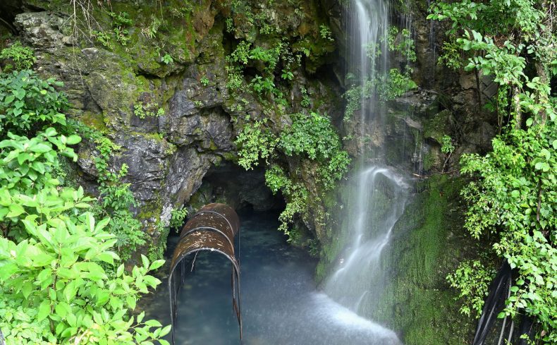 洞窟探検「ケイビング」にハマった体験談！魅力やおすすめスポットを紹介