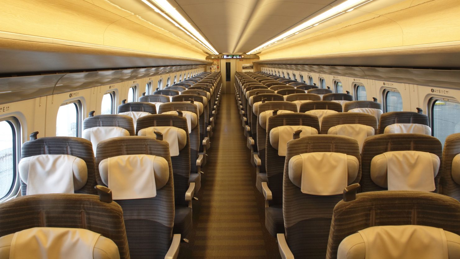 東北新幹線なすの号の車内