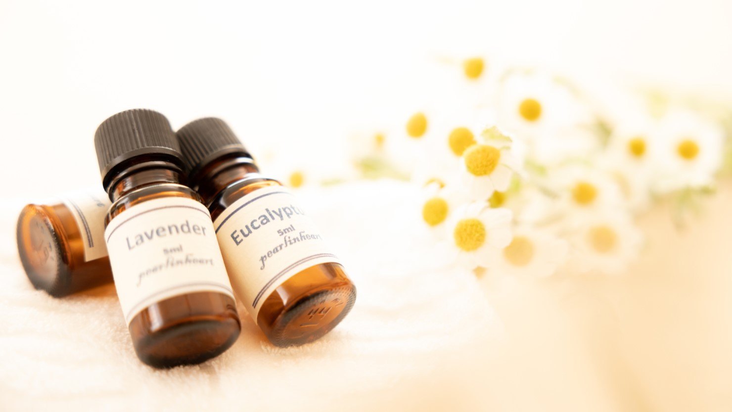 アロマオイルの瓶