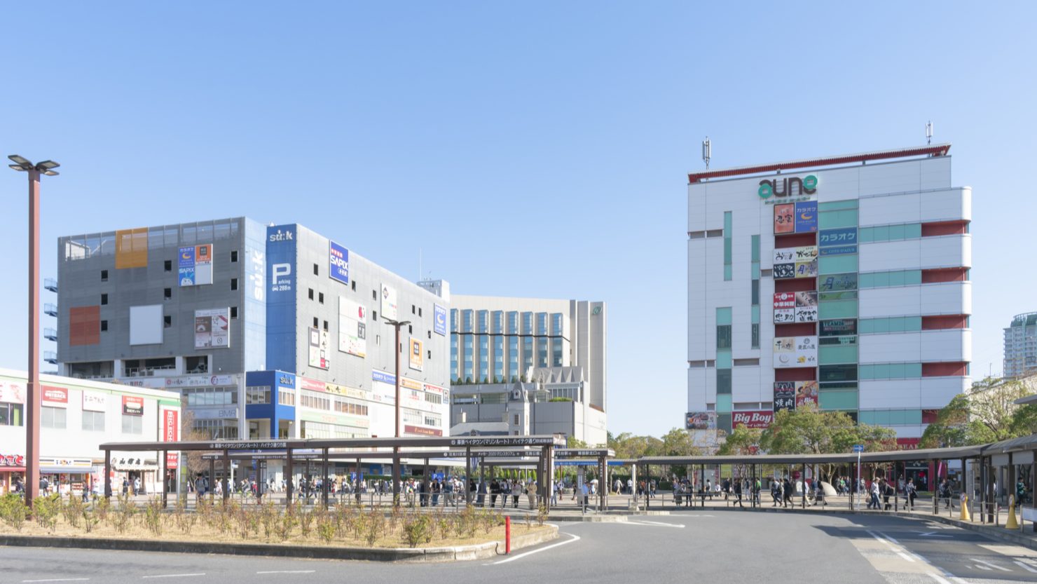海浜幕張駅北口の風景