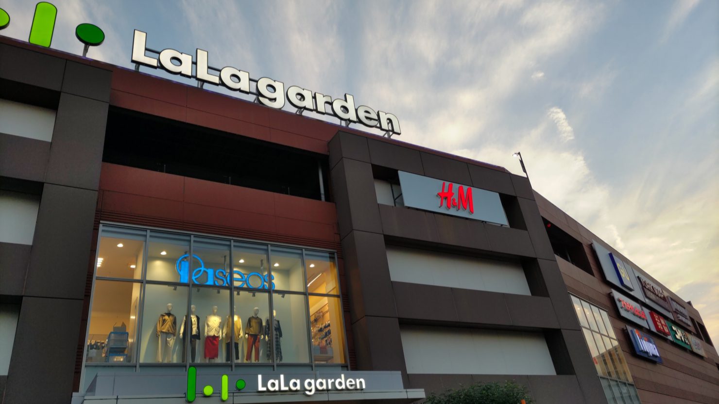 ララガーデン川口