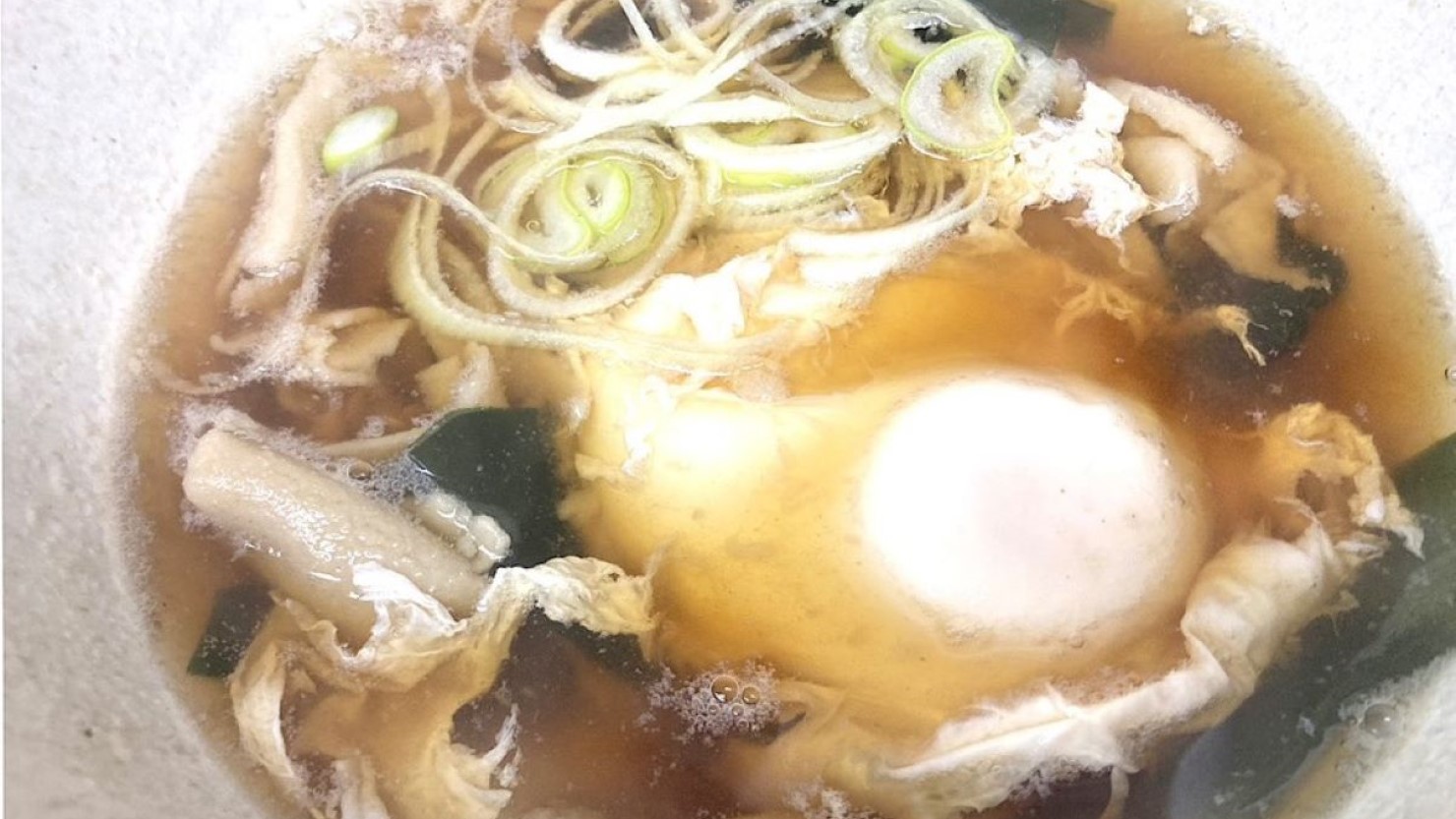 蕎麦生地の端のかけらで作ったスープ