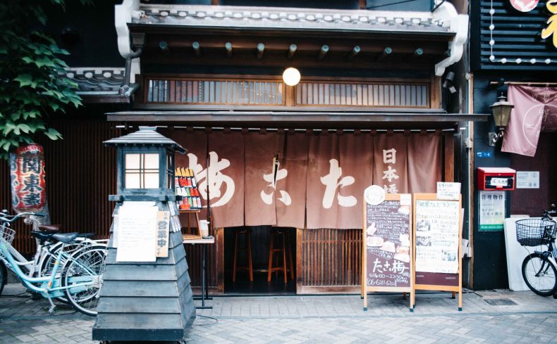 日本一古いおでん屋「たこ梅」が見守ってきた大阪・道頓堀の移り変わり