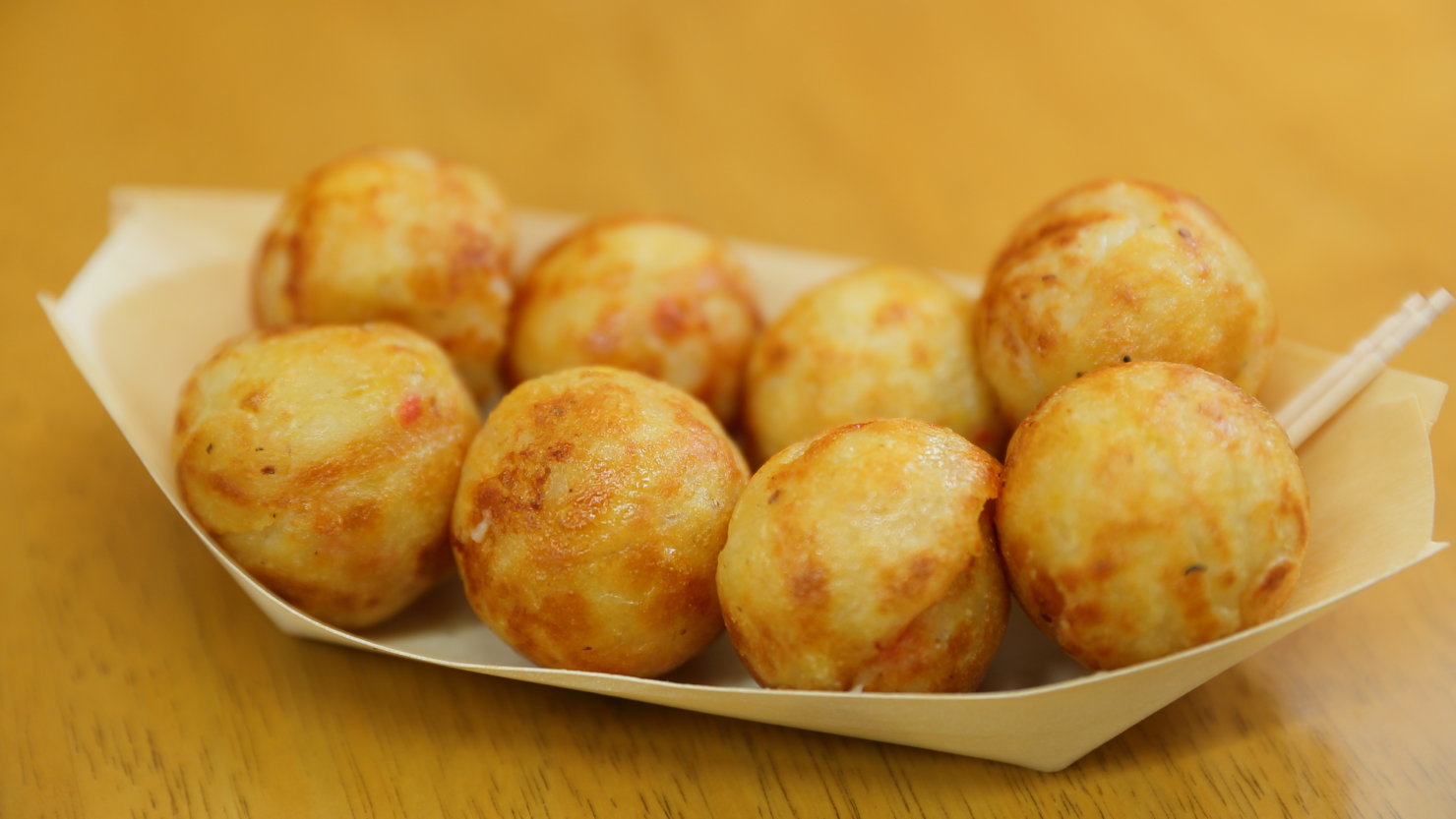 たこ焼き（8個460円）。かつおベースの出汁が香る一品。中のたこは、湯だこを1匹仕入れ、喜多さんが一つずつ丁寧にさばいたもの