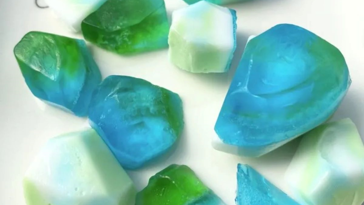 グラデーションになった宝石石鹸