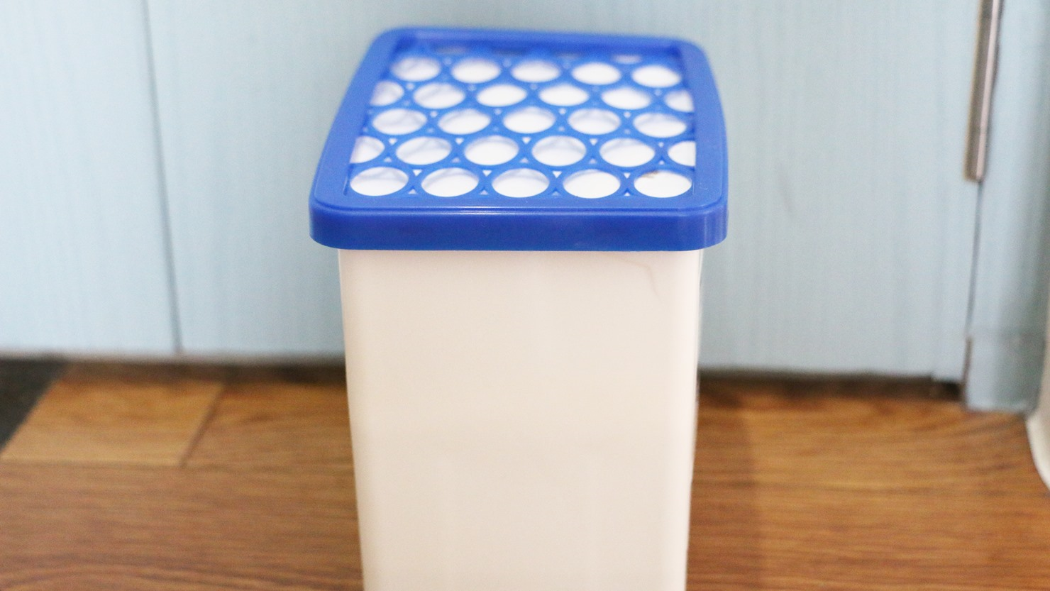 据え置きタイプの除湿剤