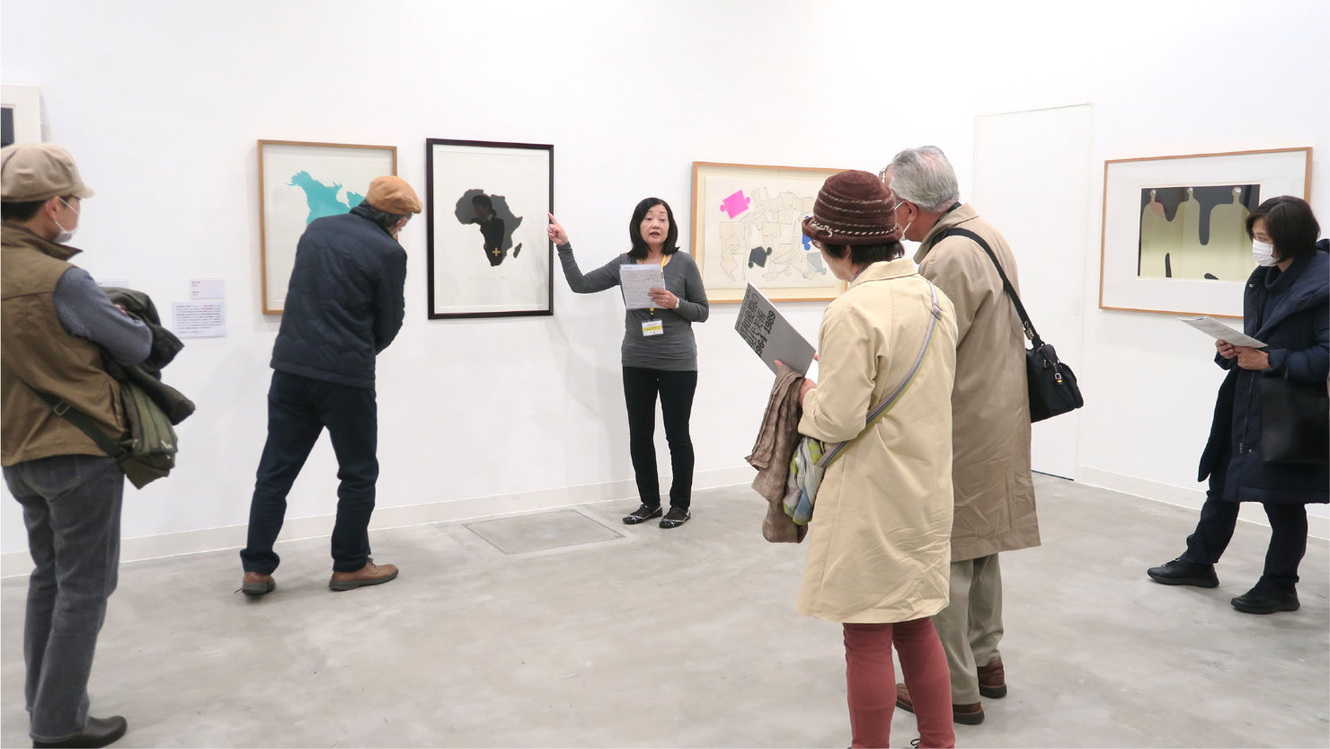 コレクション展「鑑賞サポーターによるトーク」の様子　© 横浜市民ギャラリー