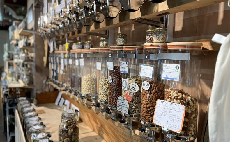 ゴミゼロを目指す京都のゼロウェイストスーパー「斗々屋」でサステナブルな買い物を体験