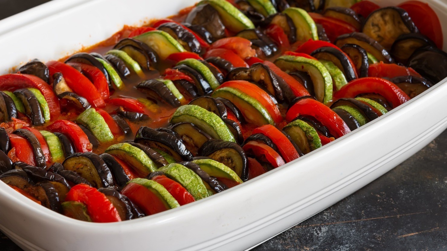 ズッキーニが使われるフランス南部プロヴァンス地方の郷土料理「ラタトゥイユ」