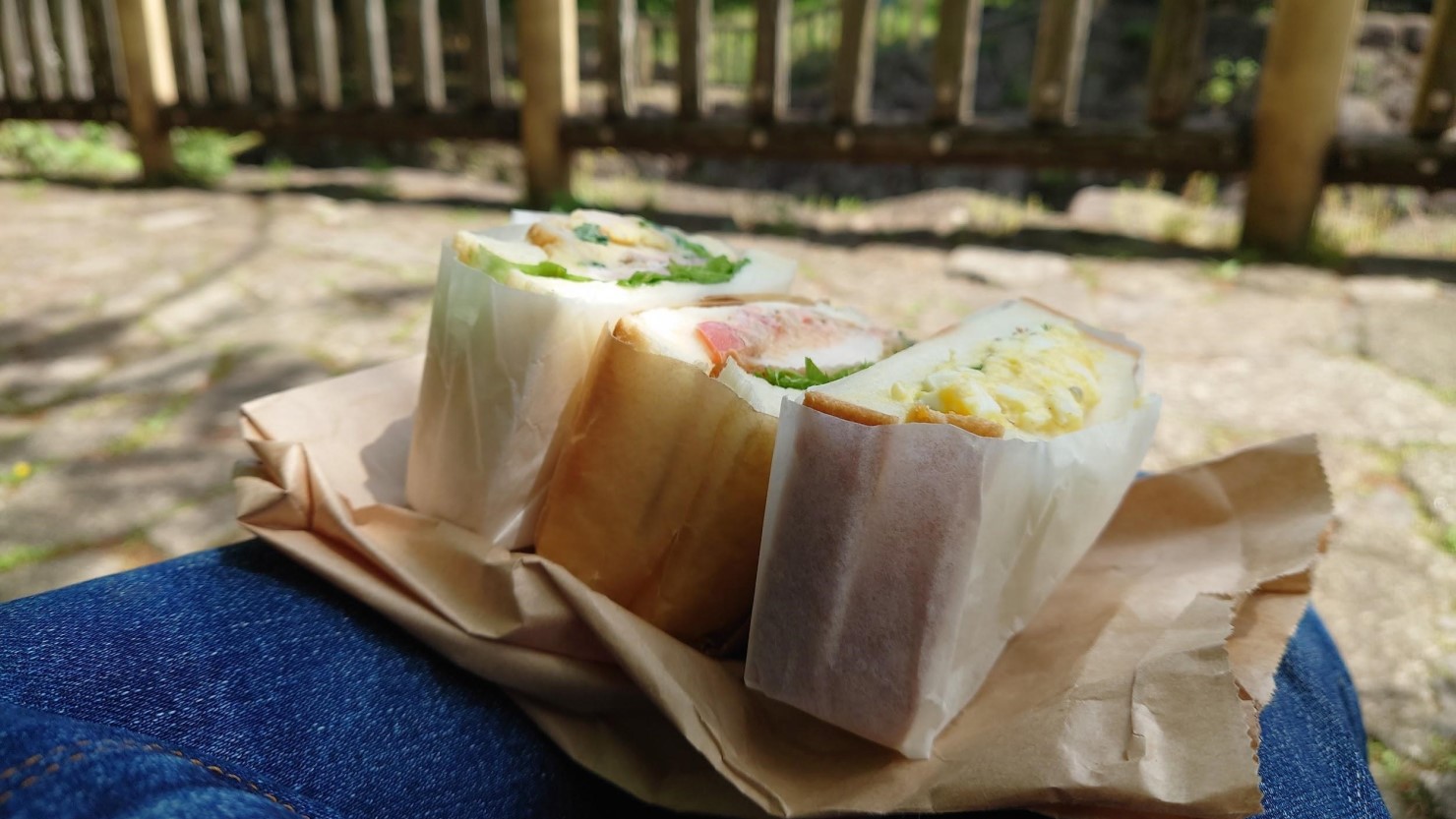 北区の自然の中で楽しむ手作りサンドイッチ