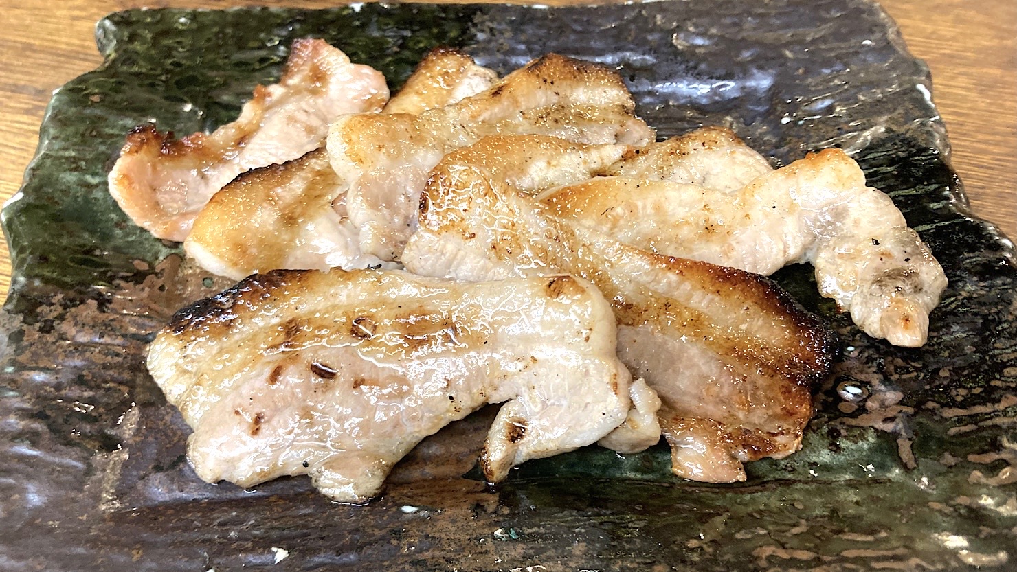 炙った豚バラ肉の干し肉