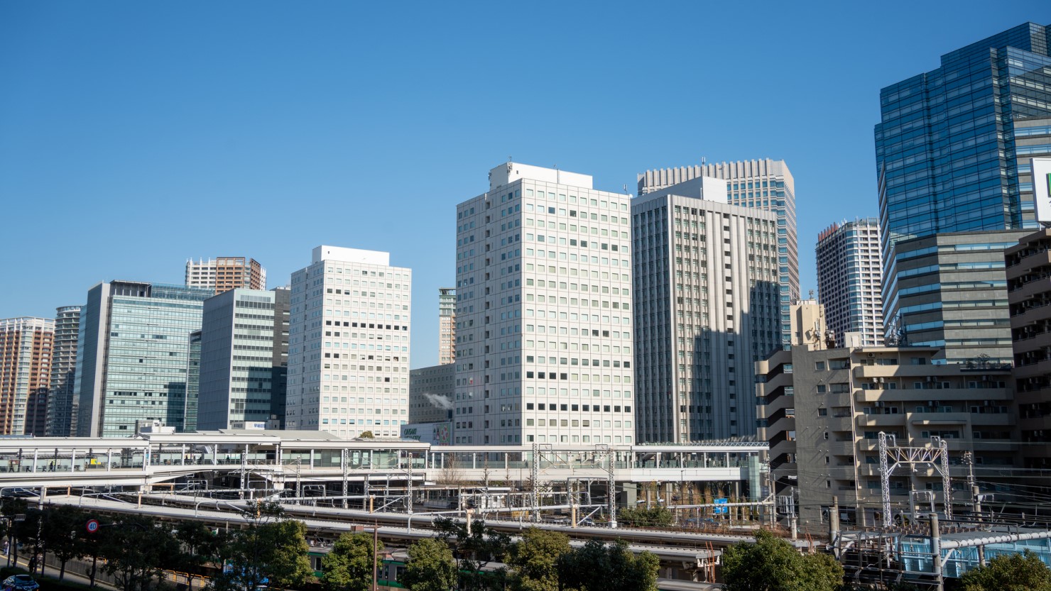 品川区大崎駅付近の高層オフィスとマンション群
