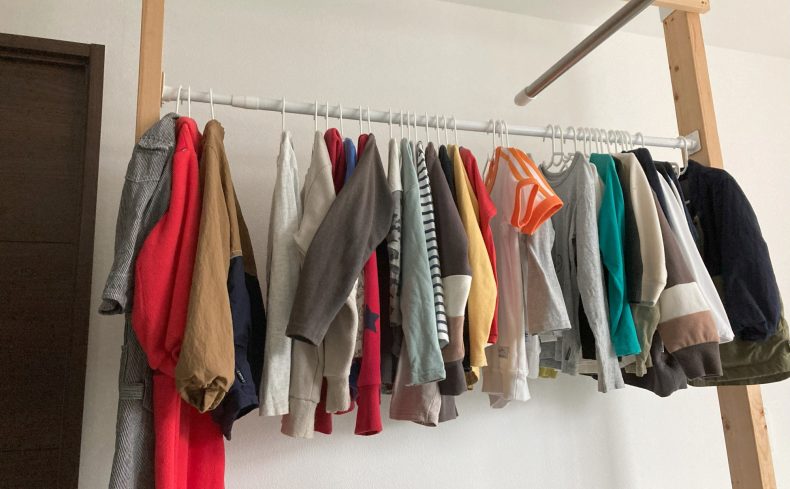 クローゼットなしの服収納アイデア” ６選”！簡単でおしゃれな収納術を紹介