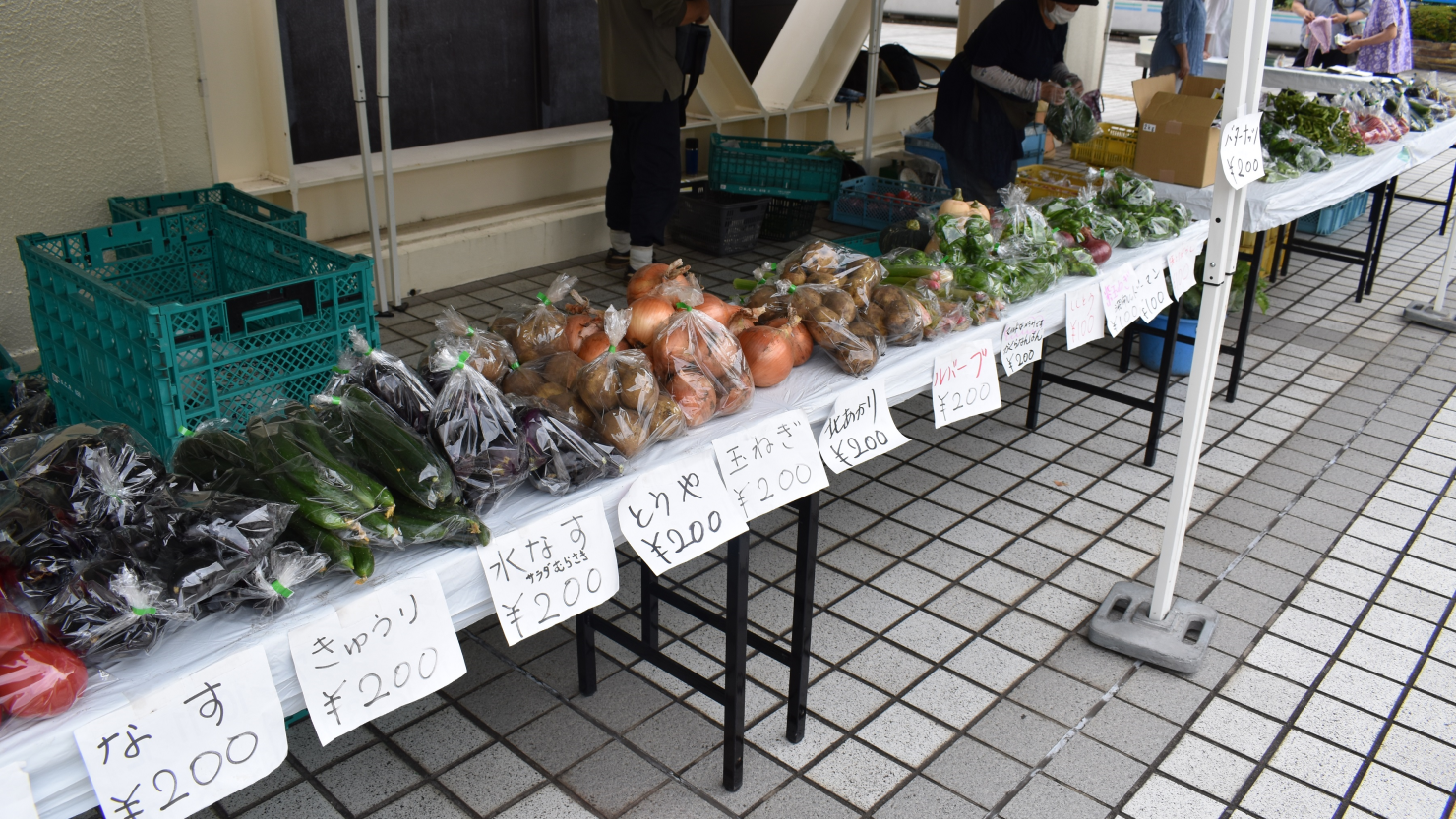 地産地消を推進するため、区役所と地域が連携して区内の採れたて新鮮野菜を直売している（※横浜市提供画像）