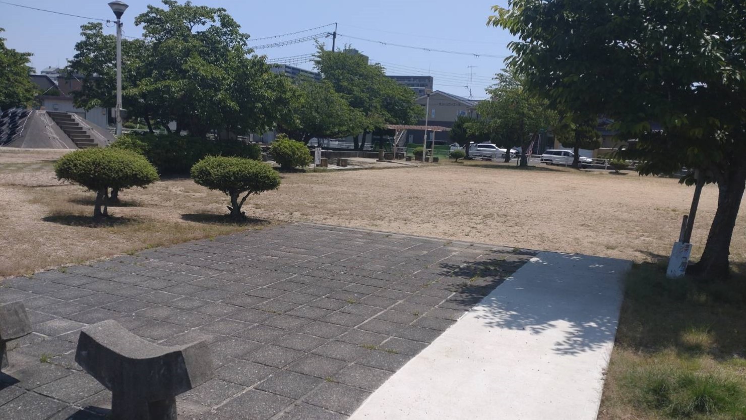 近江八幡駅周辺の公園は緑が豊かで、のんびり過ごせます