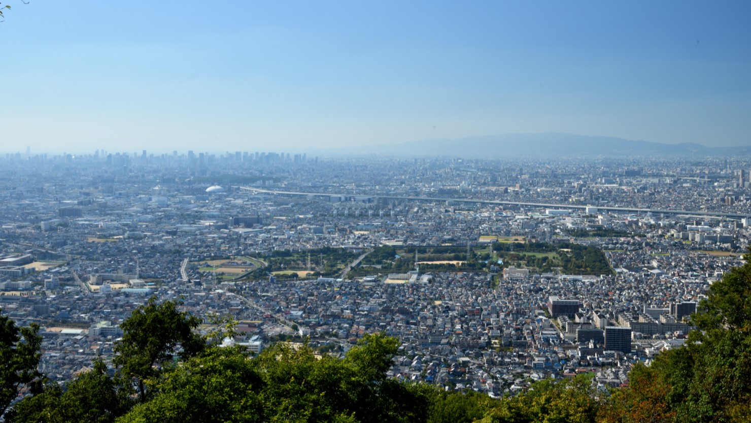 河内飯盛山山頂から見た大東市