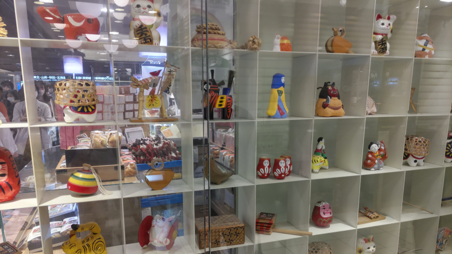 エキュート東京内のオブジェ