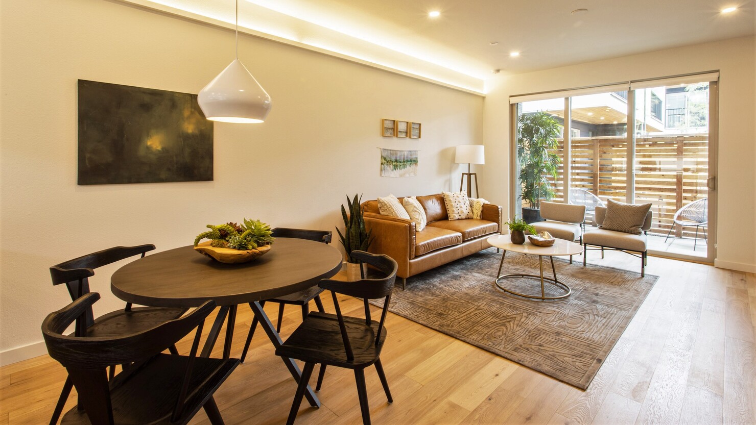  リビングの様子　 © HOMMA Group,Inc