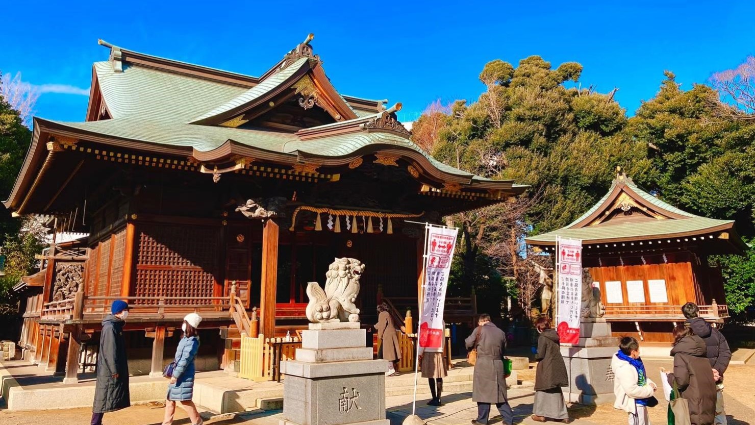 初詣シーズンの「赤羽八幡神社」