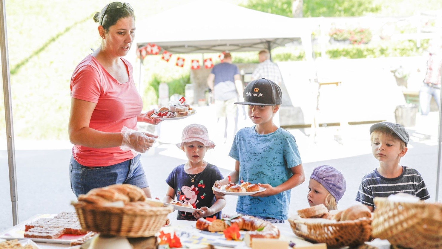 8月1日のスイス建国記念日には、各地で祝賀のブランチが開催される　　© Schweizer Bauernverband