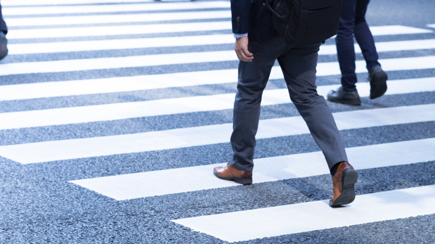 通勤するサラリーマン