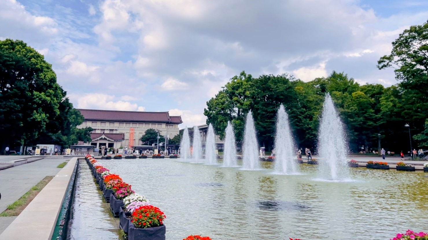 上野恩賜公園の大噴水と東京国立博物館