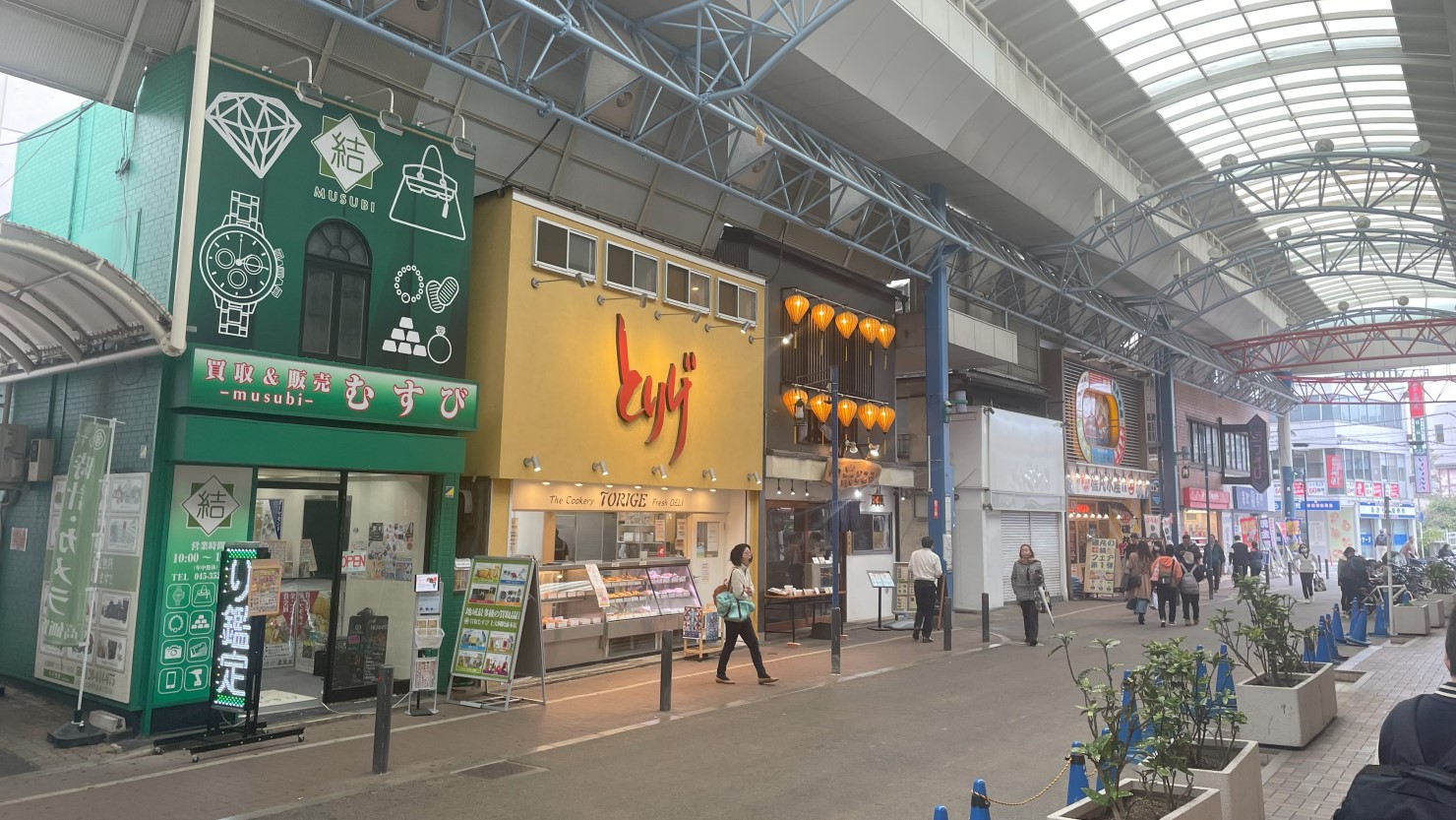 飲食店がある上大岡中央商店街の様子