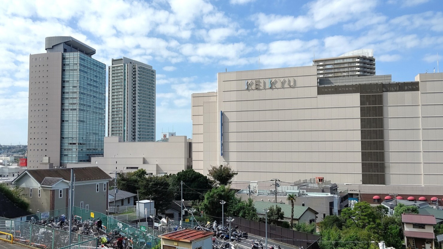 京急百貨店上大岡駅