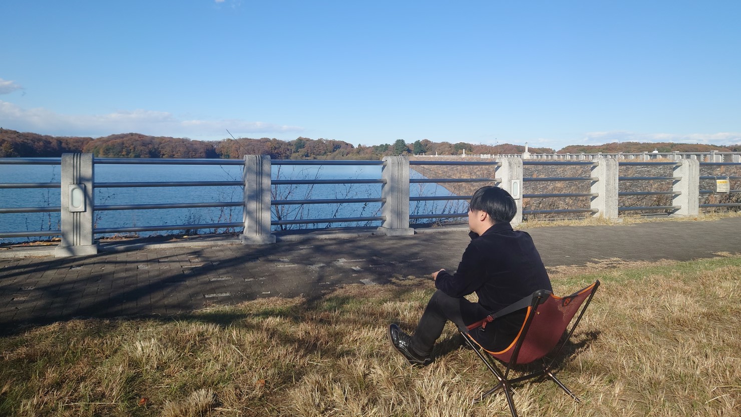 狭山湖を眺めながらチェアリング