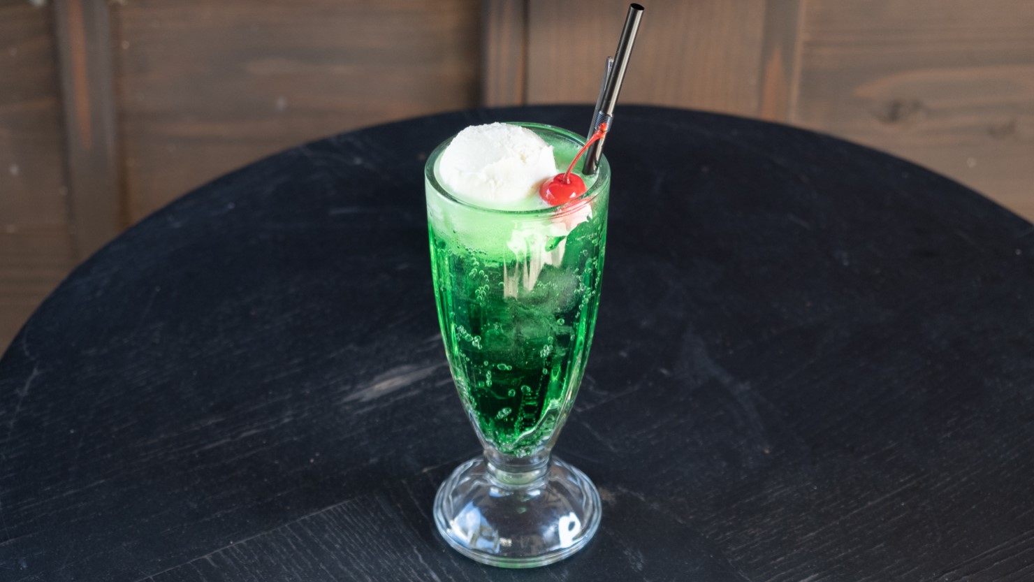 矢掛屋 INN＆SUITESのクリームソーダ（メロン味）